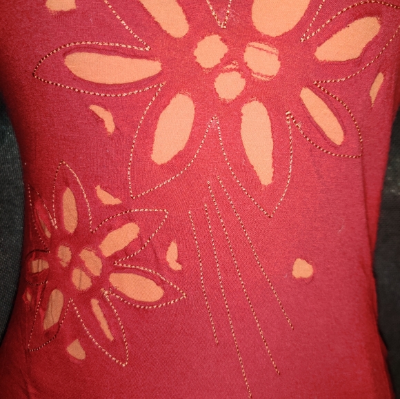 Eyeshadow Floral Cutout Layered Top - Picture 3 of 6